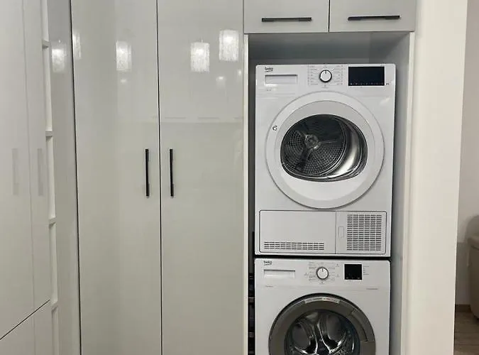 Daire Emily & Nasi *